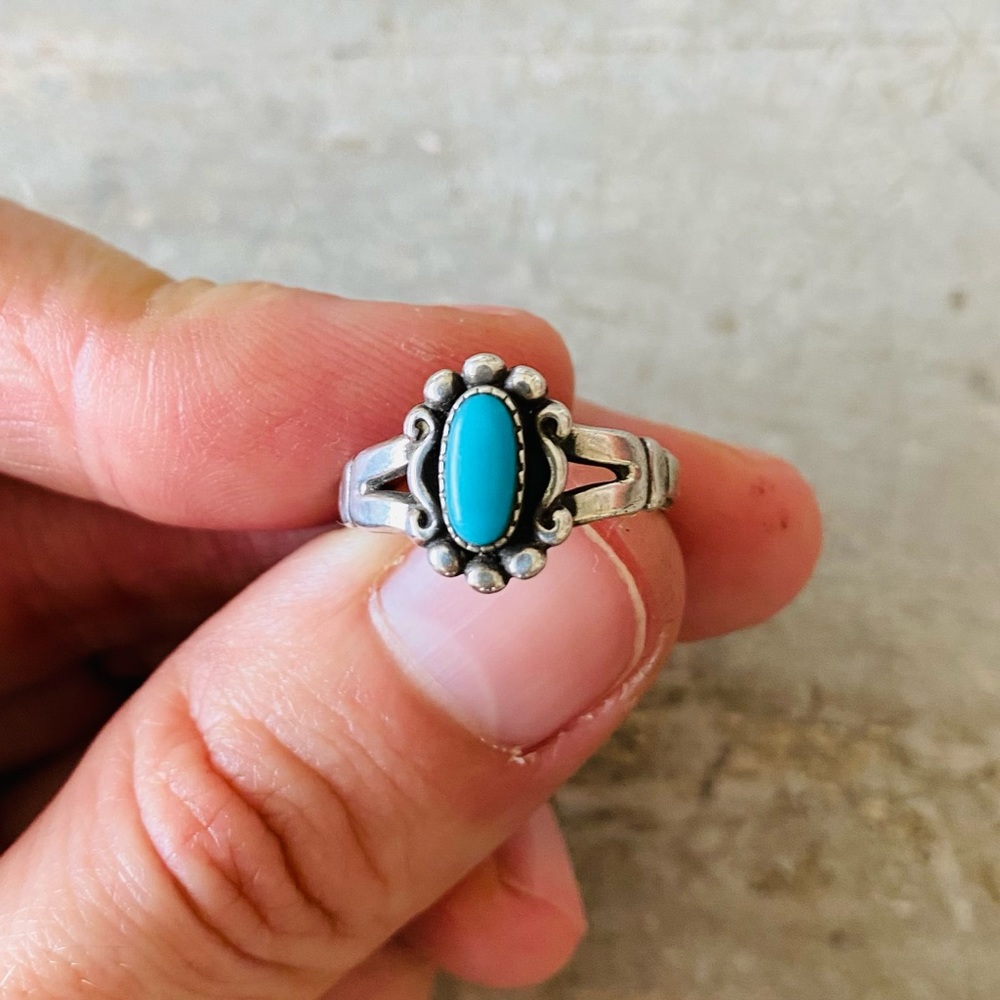♥️ Southwestern Style ♥️ Vintage Sterling Silver & Turquoise Ring